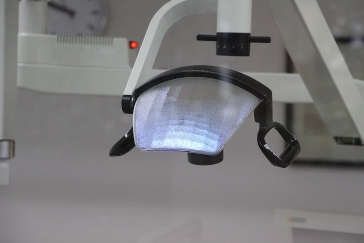 установка имплантантов зубов